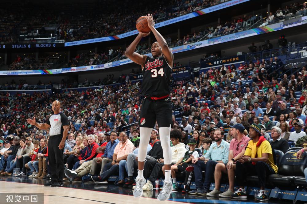 名年轻且充 名年轻且充